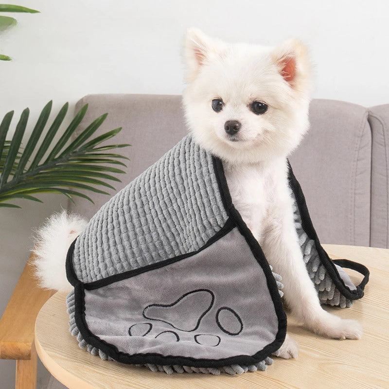 Absorbent Microfiber Pet Bath Towel With Hand Pockets For Quick Drying Pets