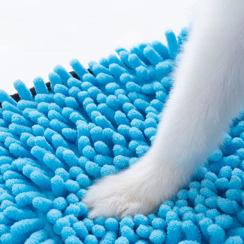 Absorbent Microfiber Pet Bath Towel With Hand Pockets For Quick Drying Pets