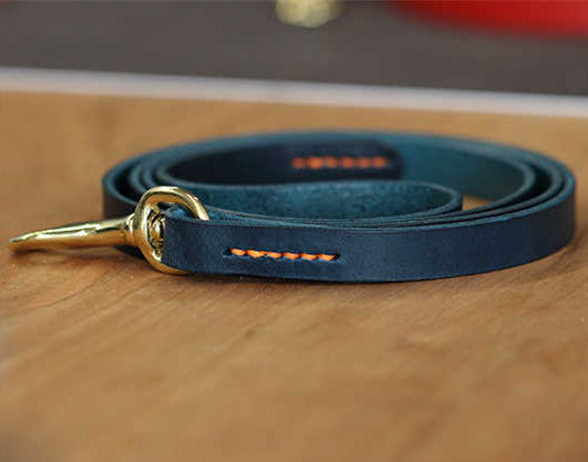 Leather Pet Traction Strap In Red Blue Green Colors